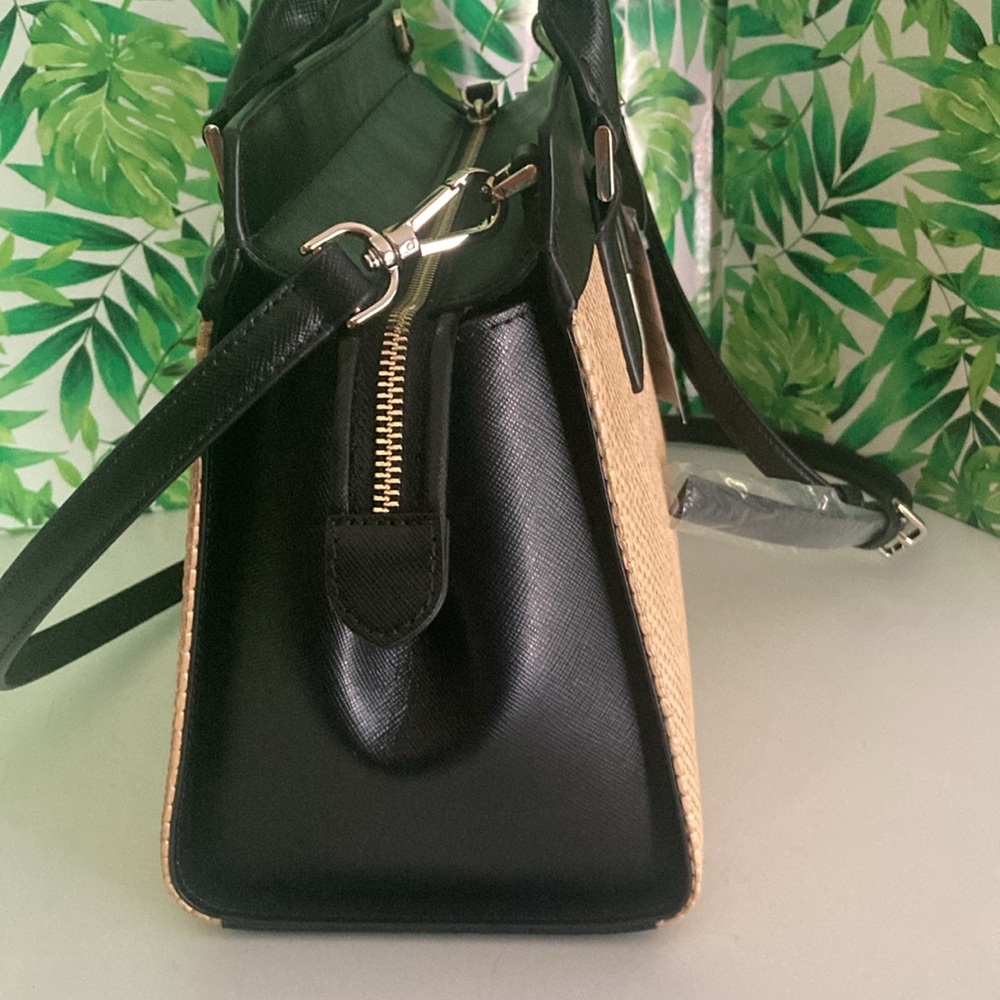 Kate Spade Handbag in Tan Raffia with Black Trim - Picture 5 of 9